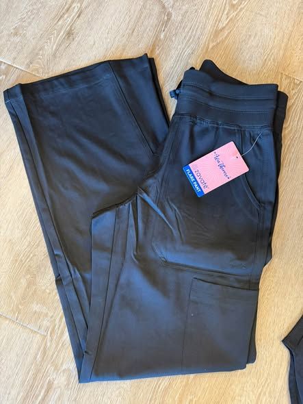 Zaváte scrubs in store